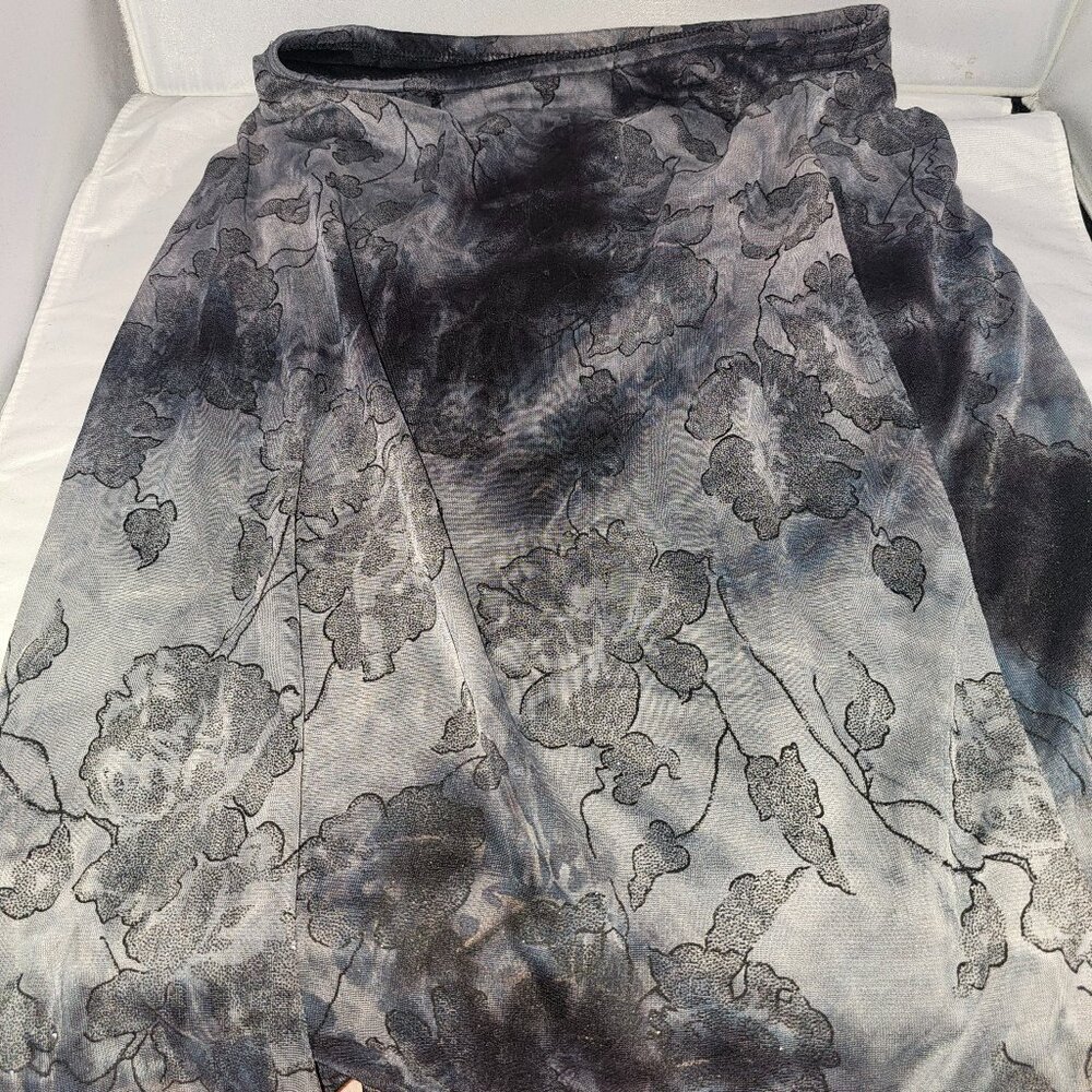 Step by step floral skirt size Large